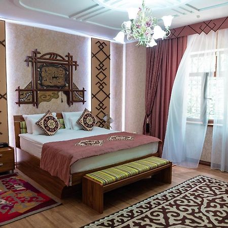 Gоlden Dragon Villa Hotel Bishkek Exterior photo