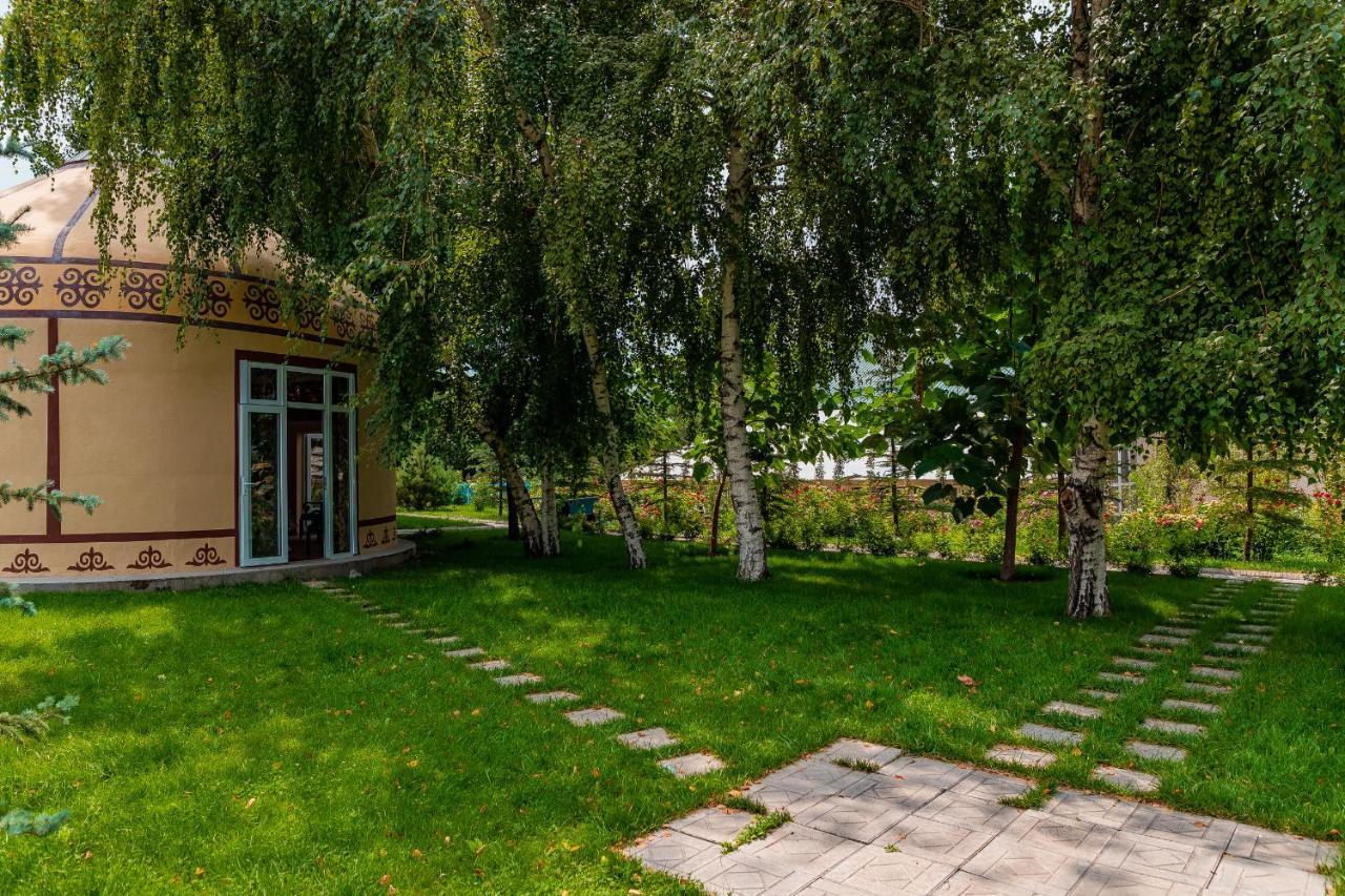 Gоlden Dragon Villa Hotel Bishkek Exterior photo