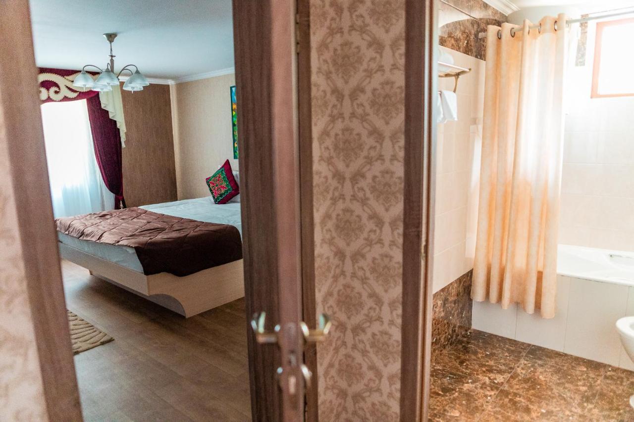 Gоlden Dragon Villa Hotel Bishkek Exterior photo