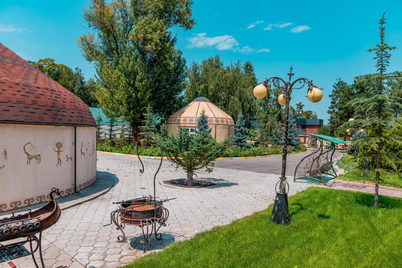 Gоlden Dragon Villa Hotel Bishkek Exterior photo