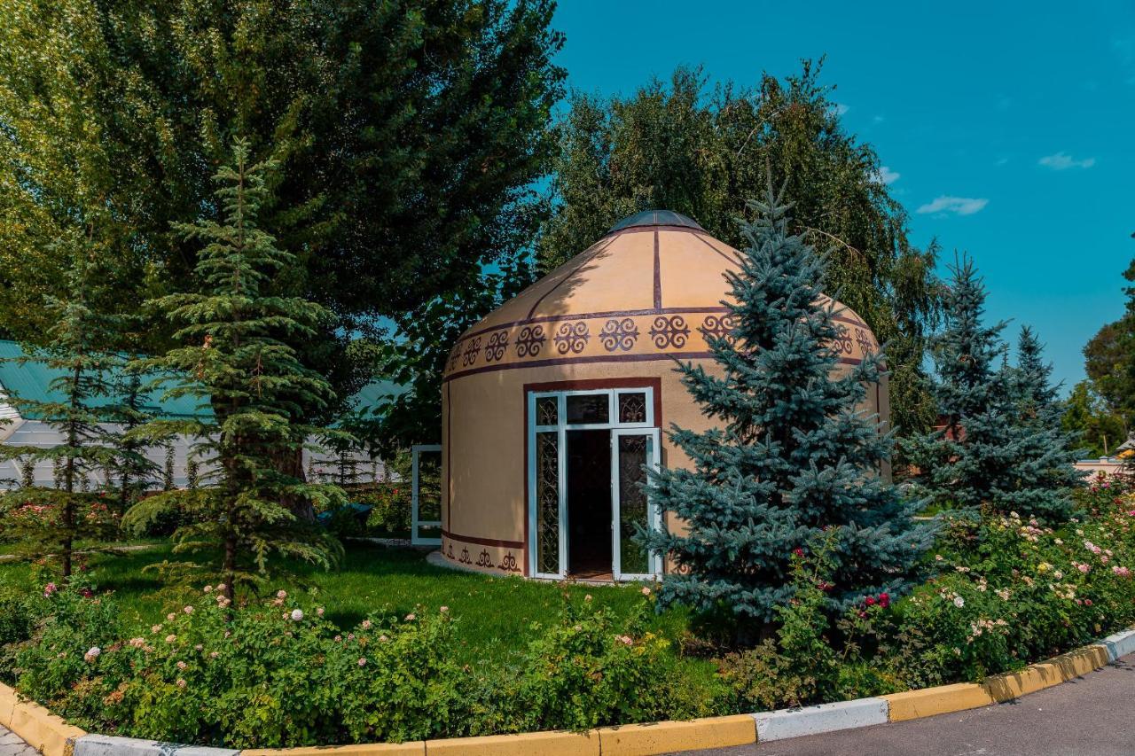 Gоlden Dragon Villa Hotel Bishkek Exterior photo